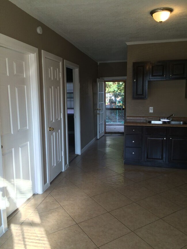 Photo - 203 Gorman Apartment