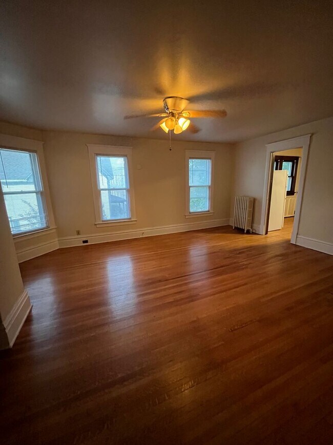 Foto del edificio - 1029 Spafford Ave