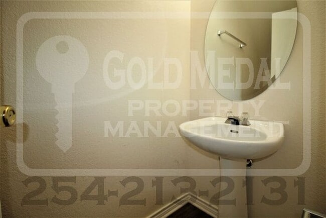 Foto del edificio - 5805 Redstone Dr