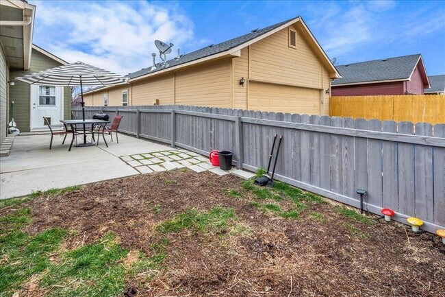 Building Photo - 10851 W Wasdale Dr