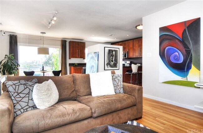 Foto del edificio - 1224 S Orange Dr