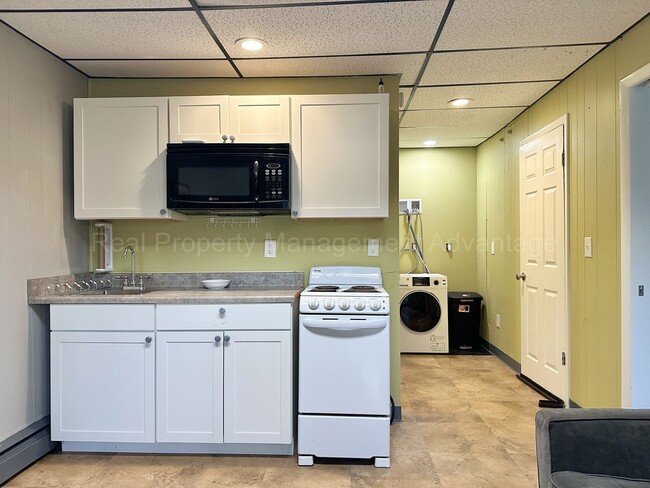 Building Photo - 574 Ardmore Dr