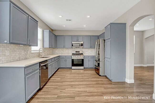 Foto del edificio - 9676 Grouse Grove Ave