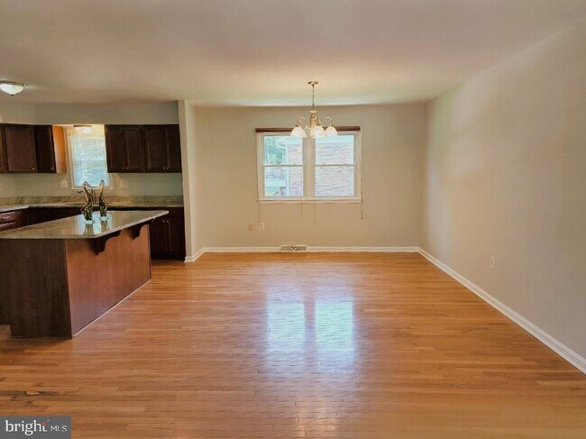 Building Photo - 9701 Green Apple Turn