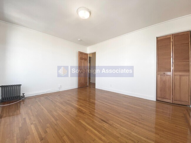 Building Photo - 183 Pinehurst Avenue