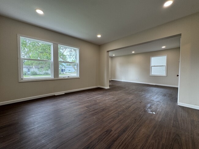 Foto del edificio - 1308 3rd Ave SW