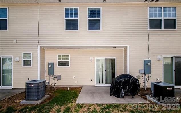 Foto del edificio - 12660 Persimmon Tree Dr