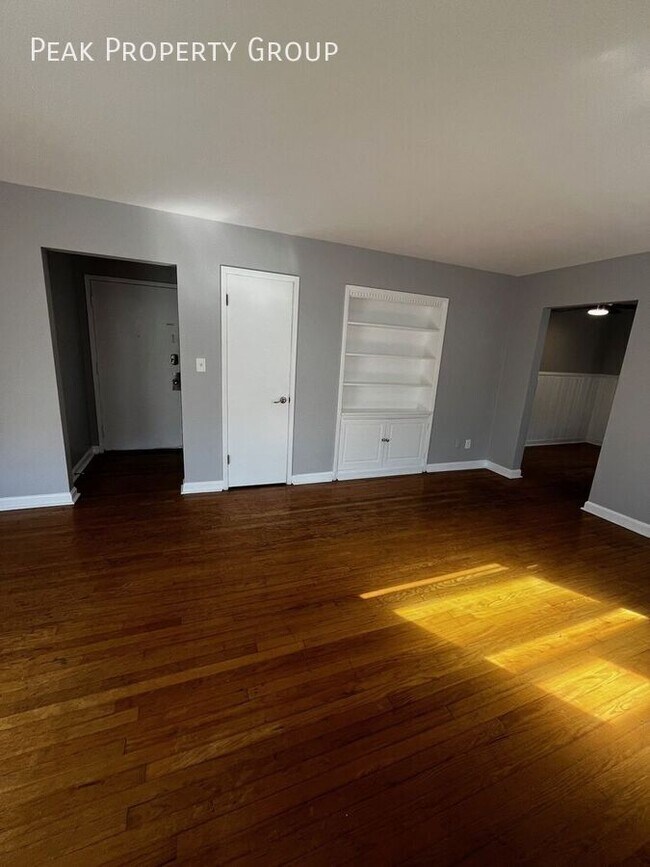 Foto del edificio - 6404 Montgomery Rd