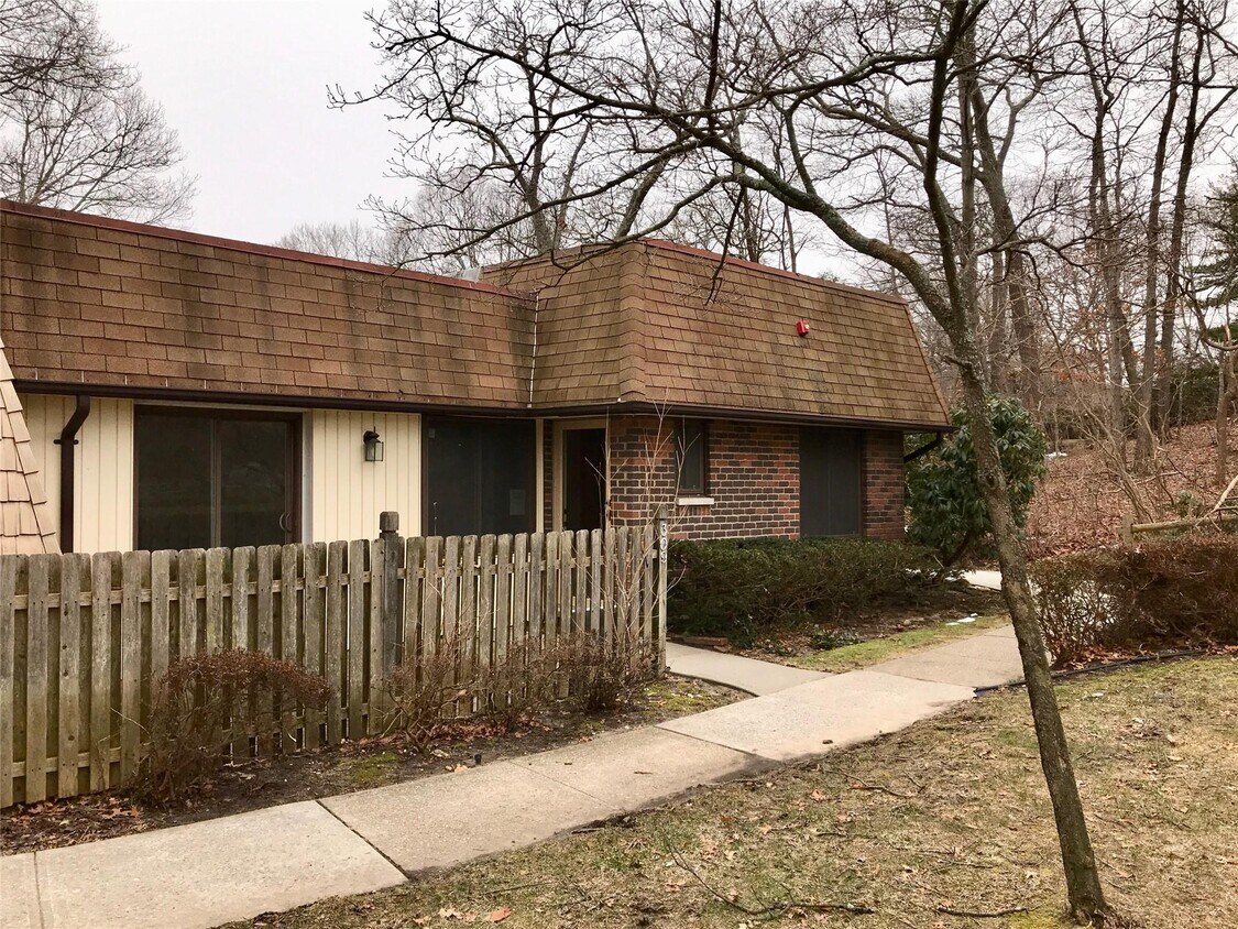 Foto principal - 309 Clubhouse Ct