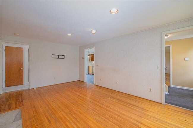 Foto del edificio - 75 Parkwood Ave