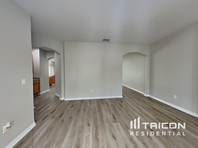 Building Photo - 449 Arch Ridge Loop