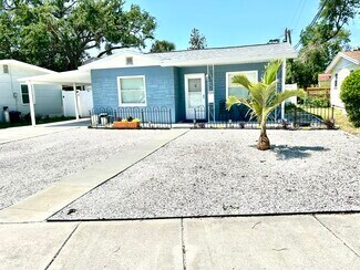 Building Photo - 3318 Boca Ciega Dr N