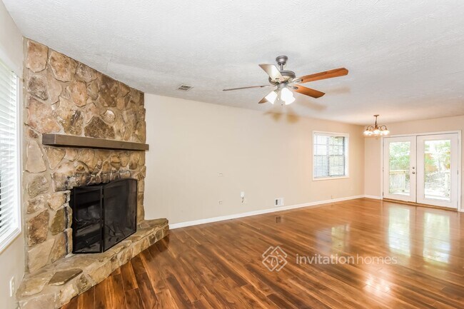 Building Photo - 129 Little Brook Dr