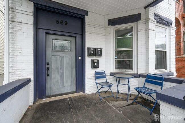 Foto del edificio - 569 Liberty Ave