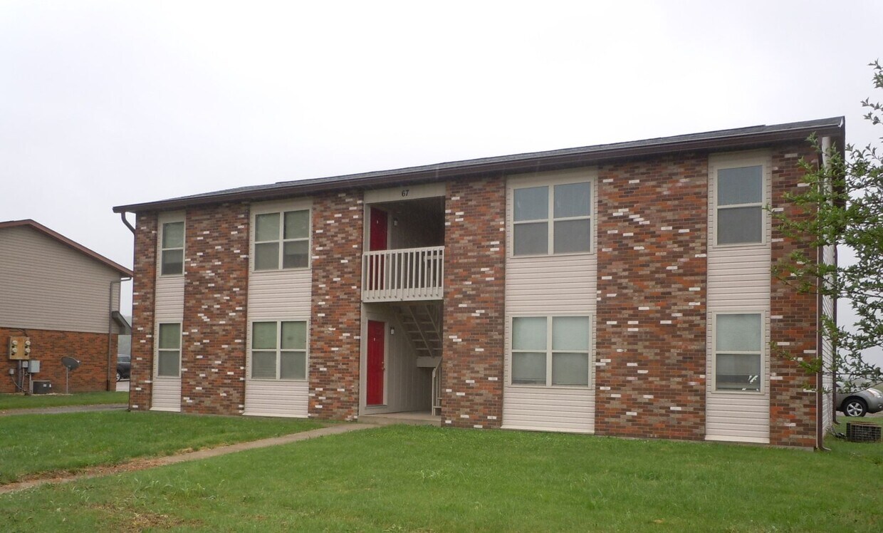 67 Bellevue Dr Unit B, Collinsville, IL 62234 Room for Rent in Collinsville, IL