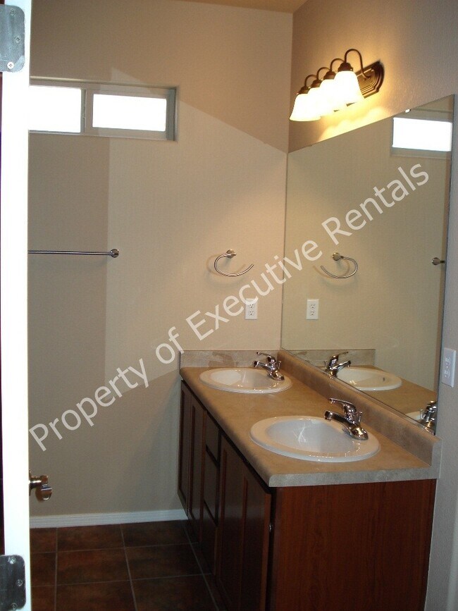 Foto del edificio - 4945 Chesney Rd