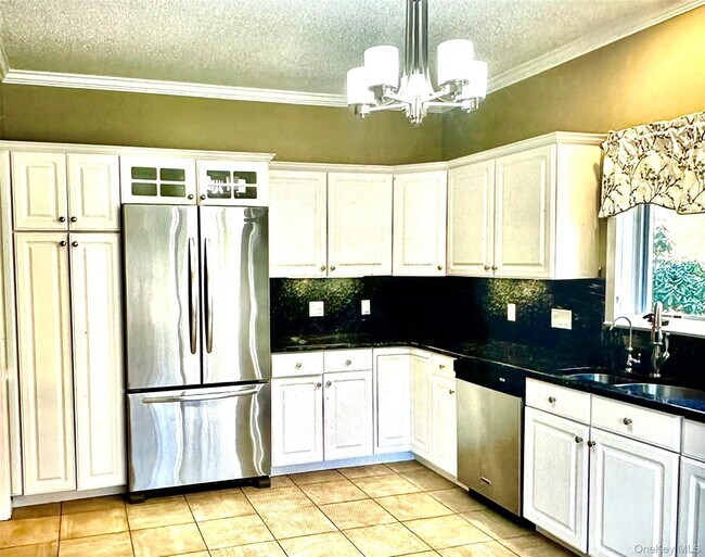 Building Photo - 668 Heritage Hls