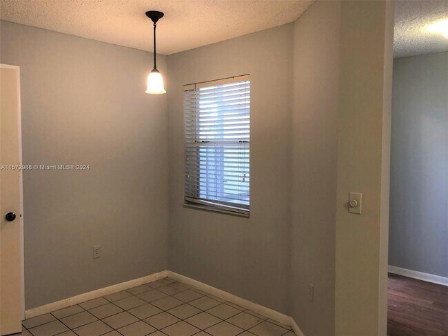 Foto del edificio - 12324 NW 14th St