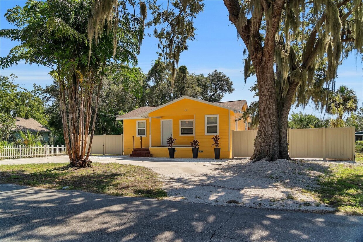 Primary Photo - 2512 3rd Ave E