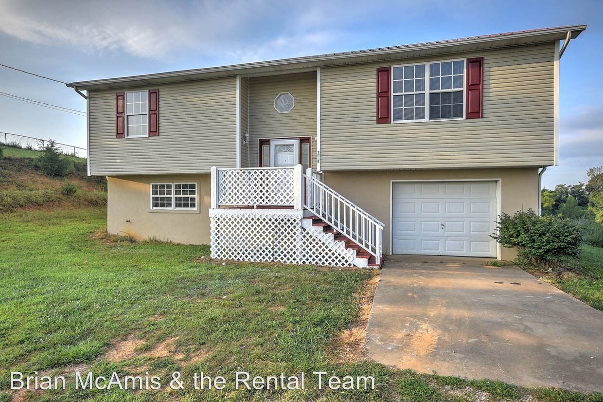Primary Photo - 3 br, 2 bath House - 2055 Walter Dr