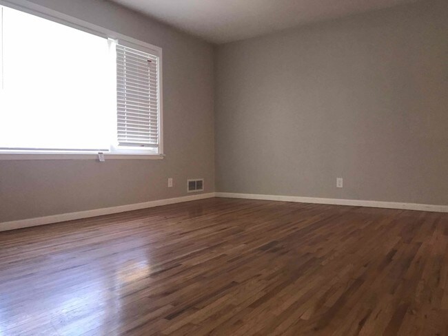 Foto del edificio - 249 Walnut Ln