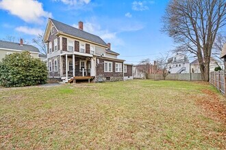 Building Photo - 24 Chestnut St