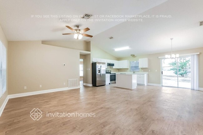 Building Photo - 423 Woodview Dr