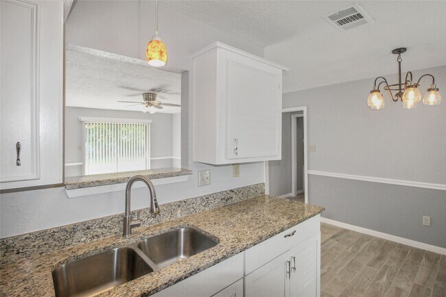 Building Photo - 12702 Gotham Dr