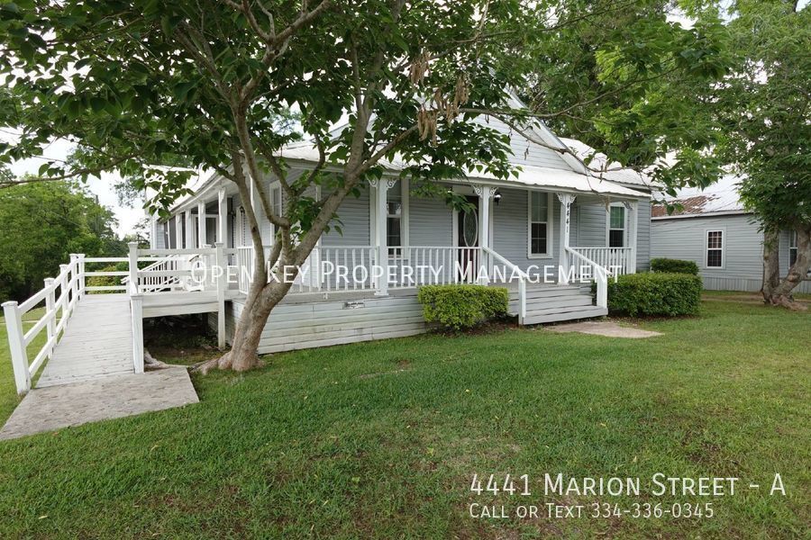 Primary Photo - Spacious and Charming 1/1 Apartment in Mar...