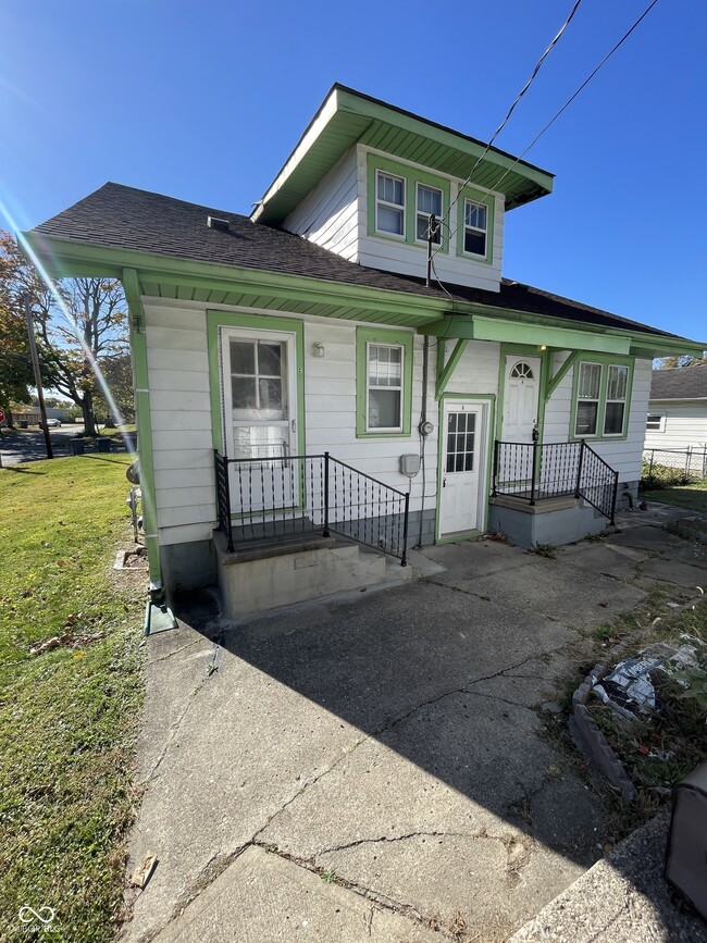Building Photo - 1604 W 15th St