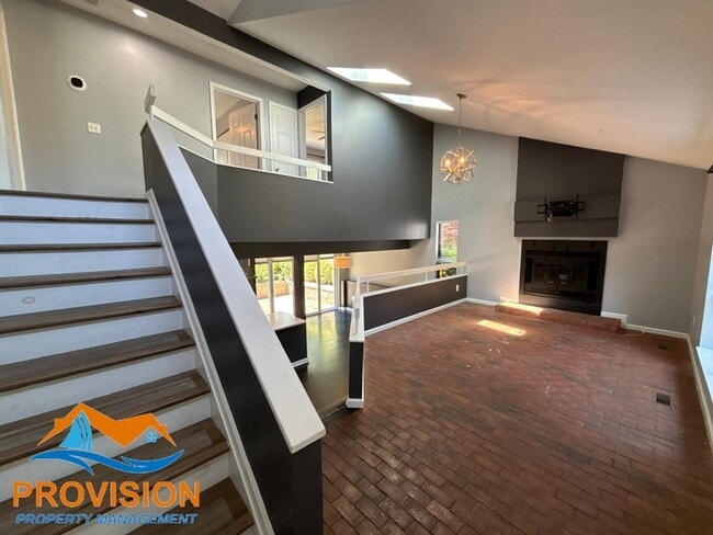 Building Photo - 907 Berwick Dr