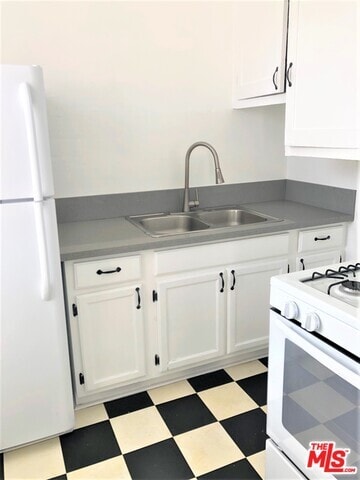 Building Photo - 409 S Alvarado St