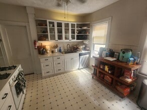 Kitchen - 42 Belknap St