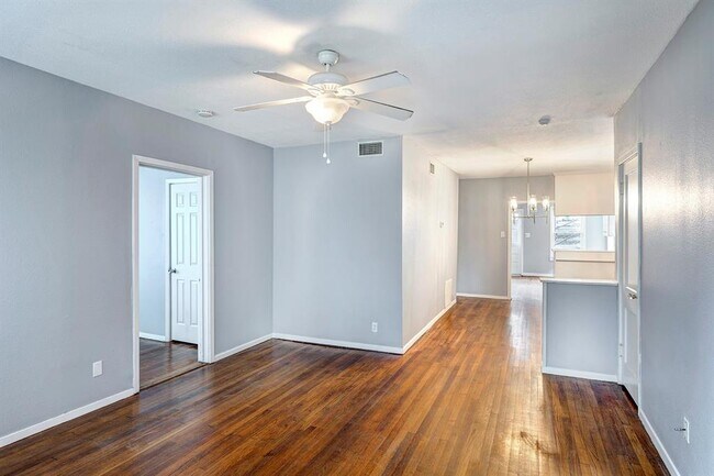 Foto del edificio - 1805 Sul Ross St