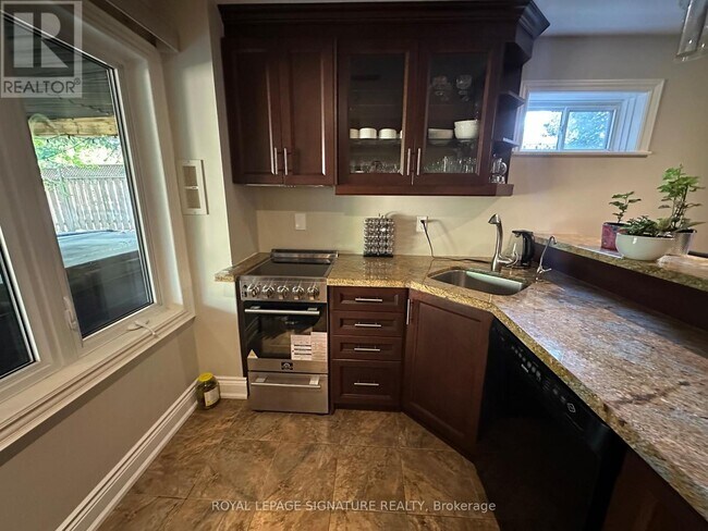 Photo du bâtiment - 30 Knole Haven Dr