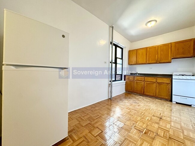 Foto del edificio - 3015 Roberts Ave