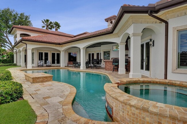 Foto del edificio - 18669 SE Palm Island Ln