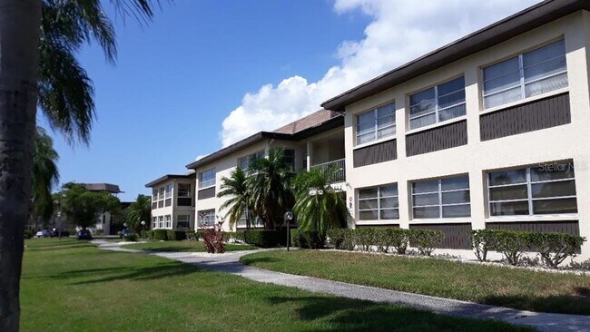 Foto del edificio - 4600 Marine Pkwy