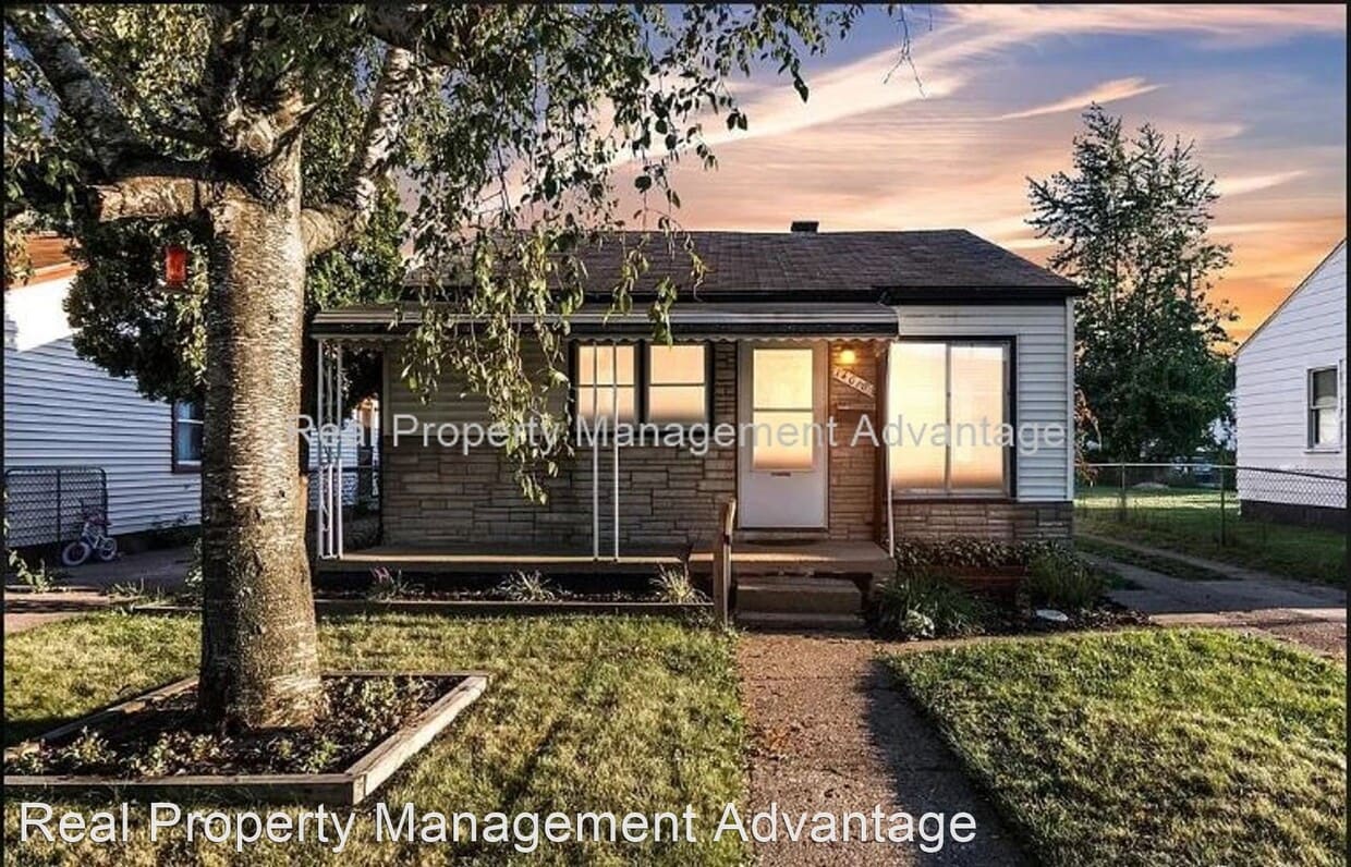 Primary Photo - 3 br, 1 bath House - 14018 Hobart Ave.