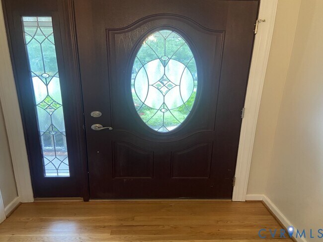 Foto del edificio - 8161 Dunfee Ln