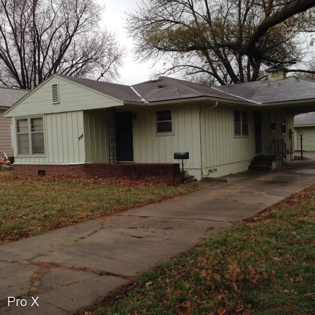 Foto del edificio - 3 br, 2 bath House - 704 S. Chestnut