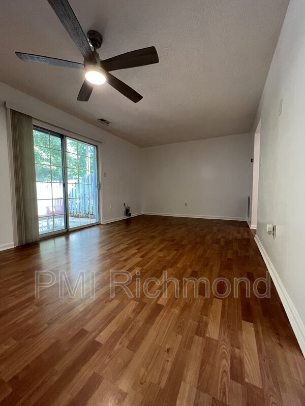 Building Photo - 1570 United Ct