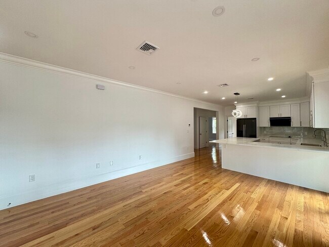 Foto del edificio - 295 Billings Rd