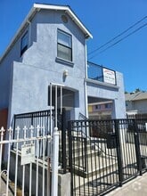 Building Photo - 526 Harbour Way