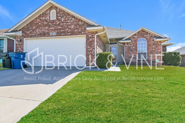 Foto principal - 11634 Elmhurst Dr