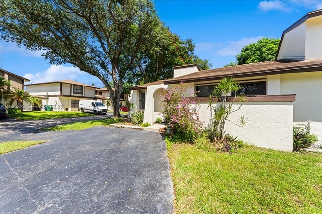 Building Photo - 6701 SW 129th Ct