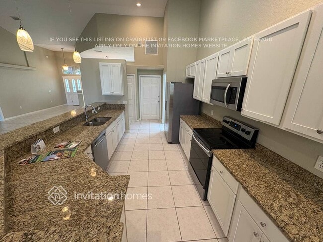 Building Photo - 456 San Ambrosio St