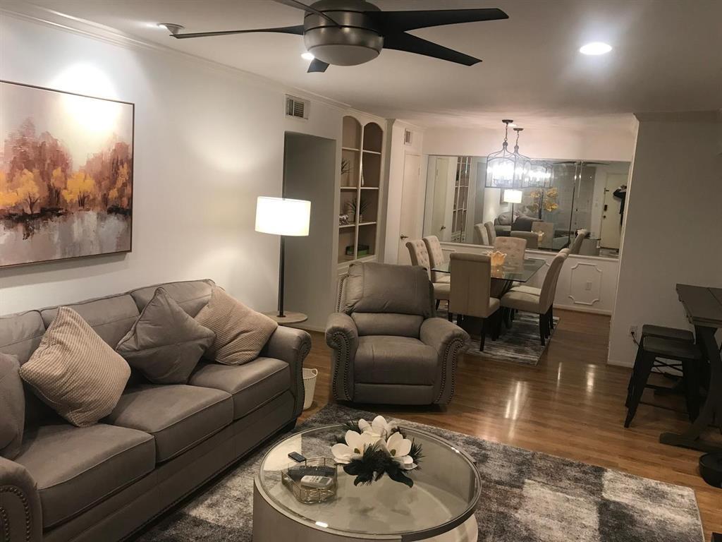 Foto principal - 353 N Post Oak Ln