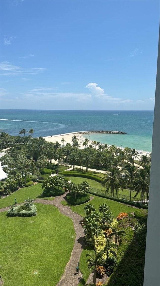Foto del edificio - 10275 Collins Ave
