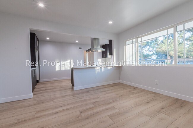 Foto del edificio - 18111 Marilla St